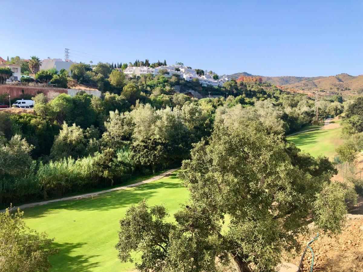 Modern Apartment In Front Of Cabopino Golf Marbella Exteriör bild